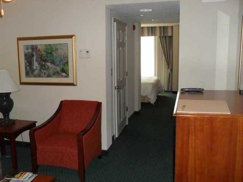 Hilton Garden Inn Westbury Habitación foto